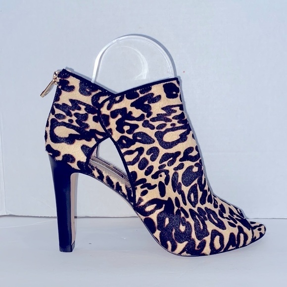 Louise Et Cie Isabelle Animal Print Heeled Booties Size 8 - Picture 1 of 8